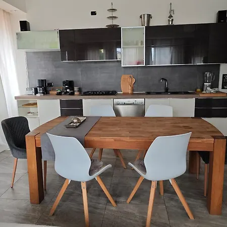 Apartment Leone Di