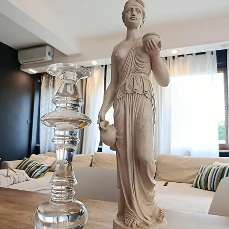 Leone Di Apartament